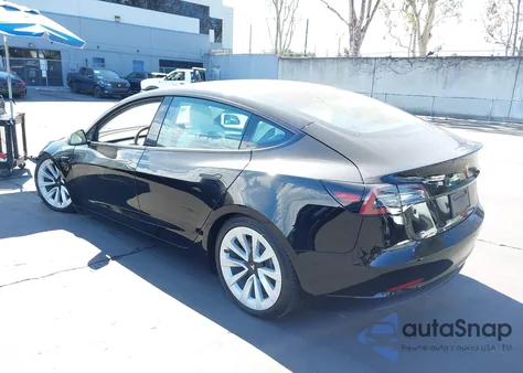 2022 Tesla Model 3 Long Range Dual Motor All-Wheel Drive z USA, uszkodzony, nr VIN 5YJ3E1EB4NF137966